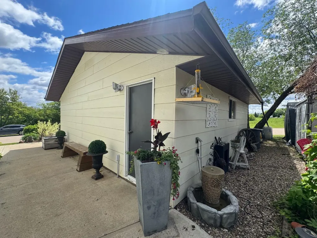 5001 45 Street Sedgewick AB T0B0C4