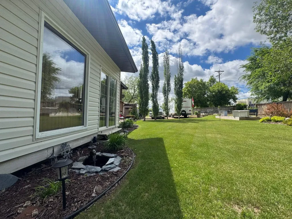 5001 45 Street Sedgewick AB T0B0C4