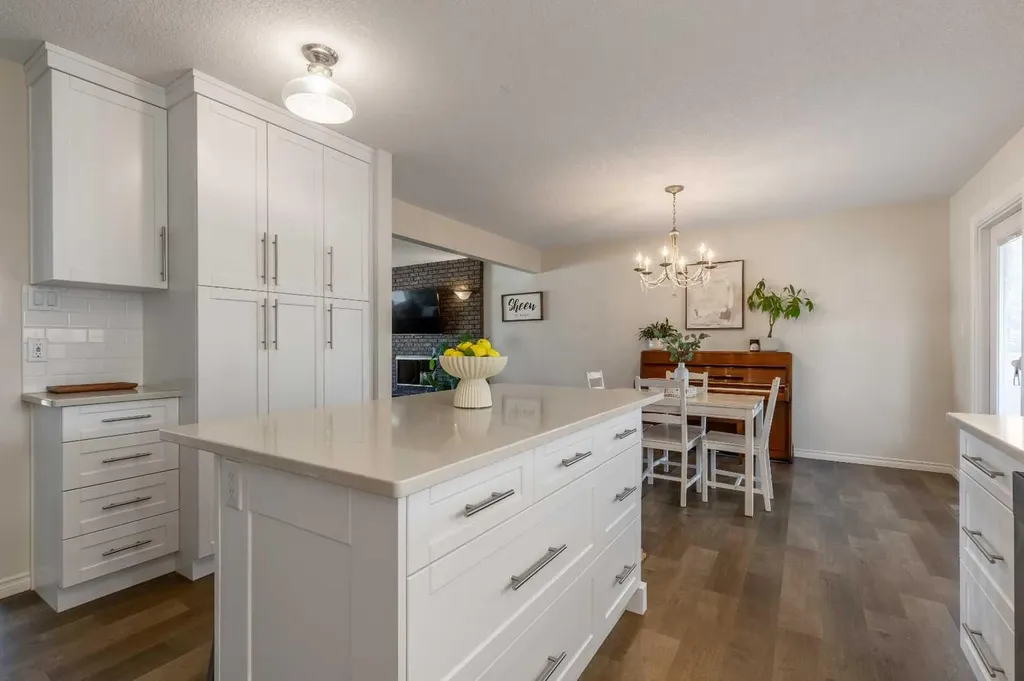 3806 20 Avenue S Lethbridge AB T1K 4J1