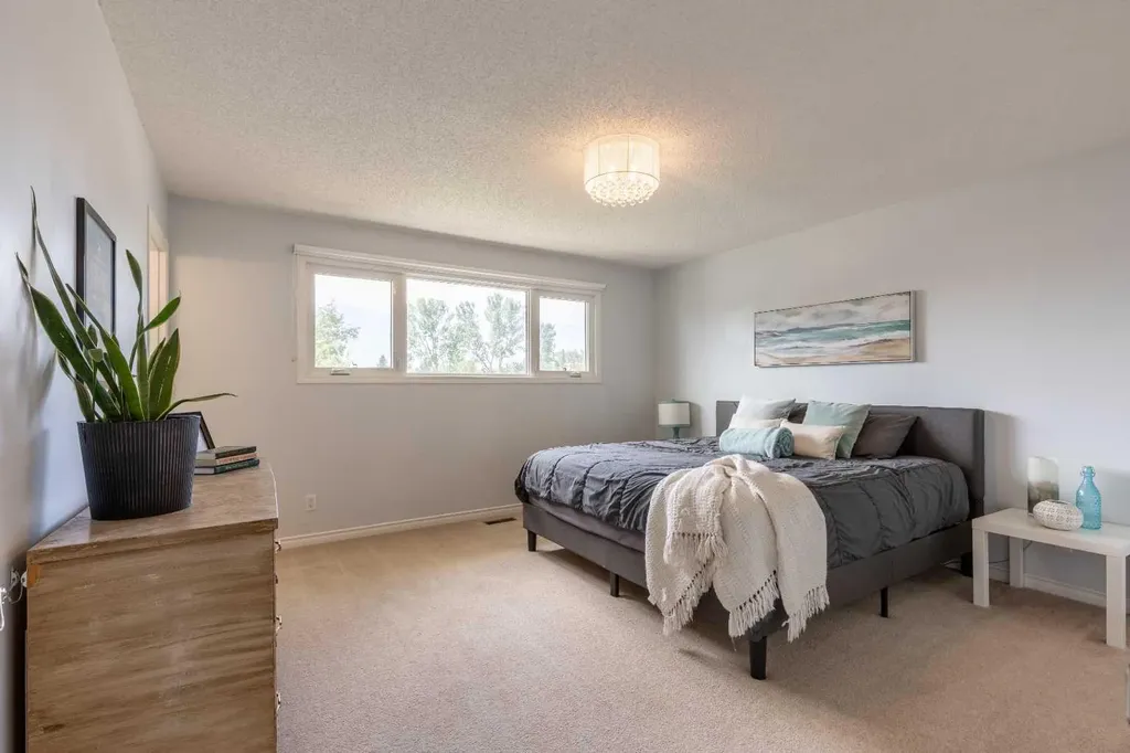 3806 20 Avenue S Lethbridge AB T1K 4J1