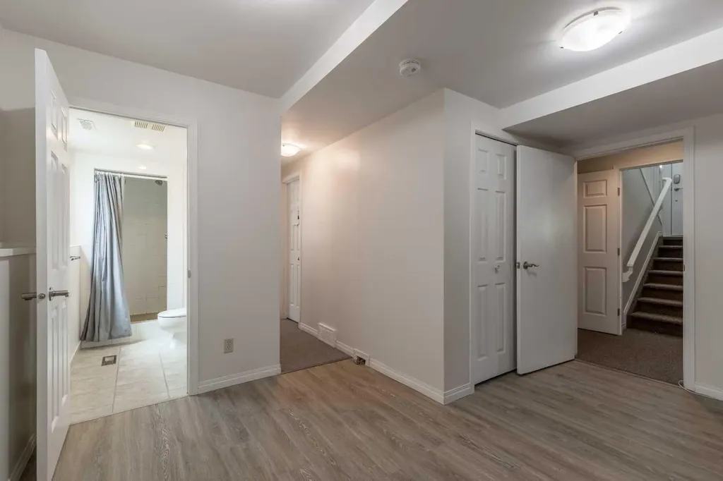 3806 20 Avenue S Lethbridge AB T1K 4J1