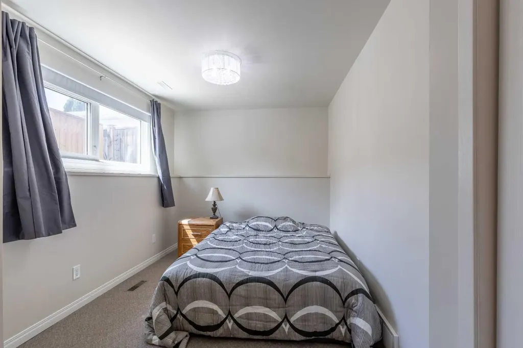 3806 20 Avenue S Lethbridge AB T1K 4J1