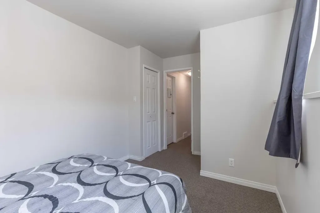 3806 20 Avenue S Lethbridge AB T1K 4J1