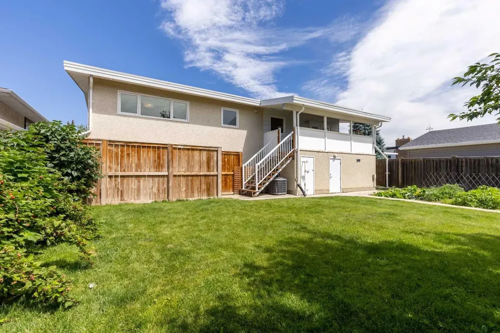 3806 20 Avenue S Lethbridge AB T1K 4J1