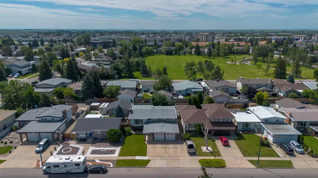 3806 20 Avenue S Lethbridge AB T1K 4J1