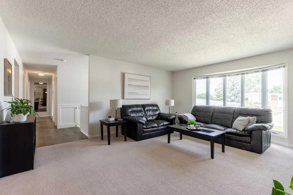 3806 20 Avenue S Lethbridge AB T1K 4J1