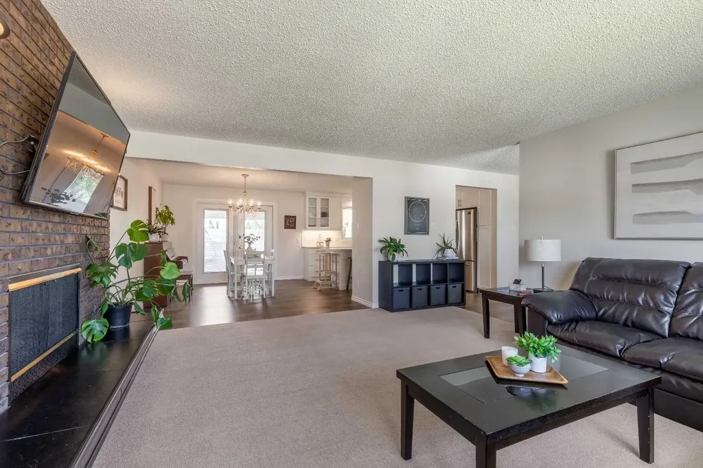 3806 20 Avenue S Lethbridge AB T1K 4J1
