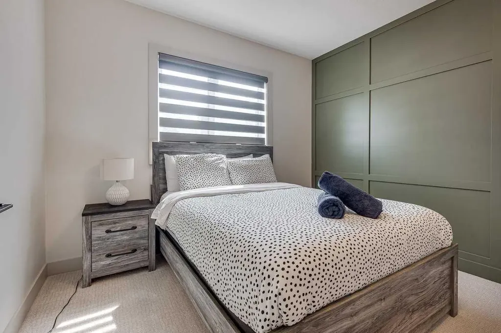 5324 49 Avenue Lacombe AB T4L 1S6