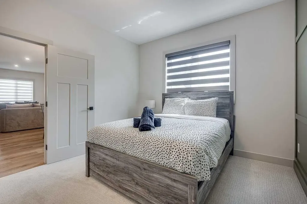 5324 49 Avenue Lacombe AB T4L 1S6