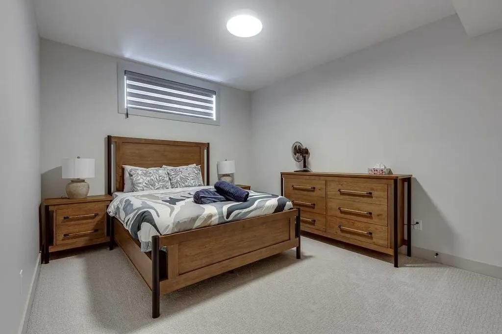 5324 49 Avenue Lacombe AB T4L 1S6
