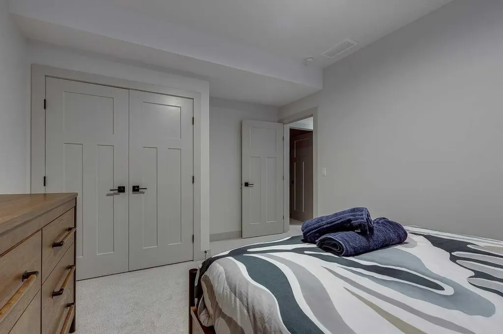 5324 49 Avenue Lacombe AB T4L 1S6