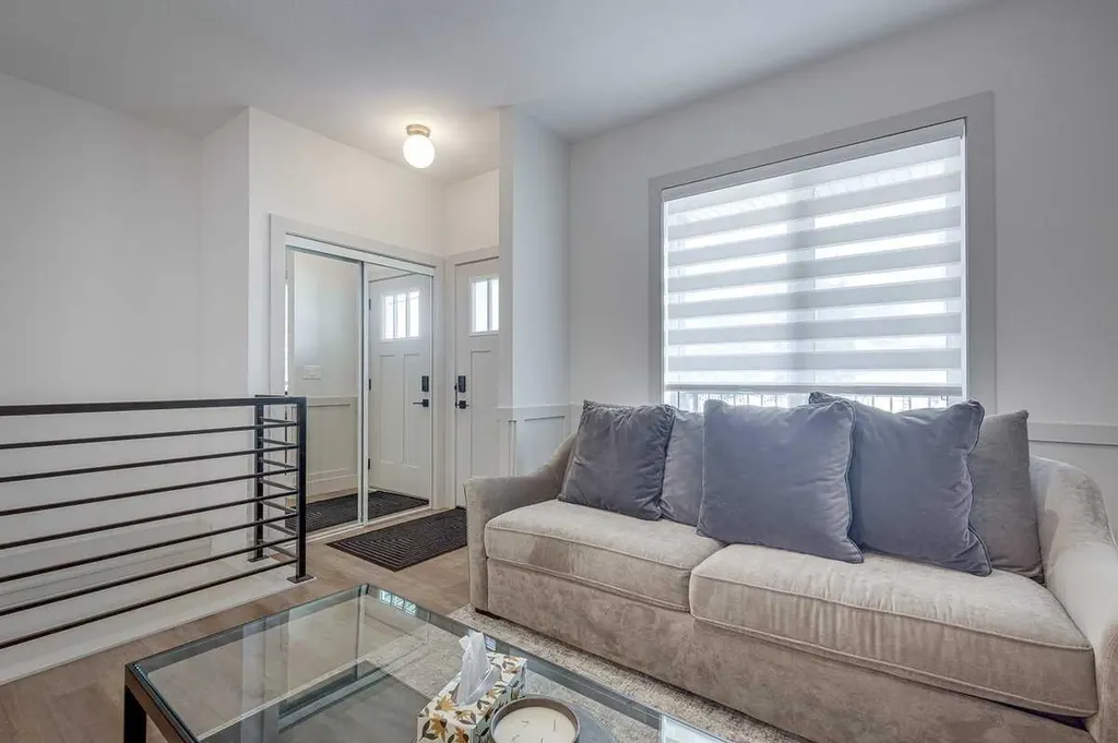 5324 49 Avenue Lacombe AB T4L 1S6