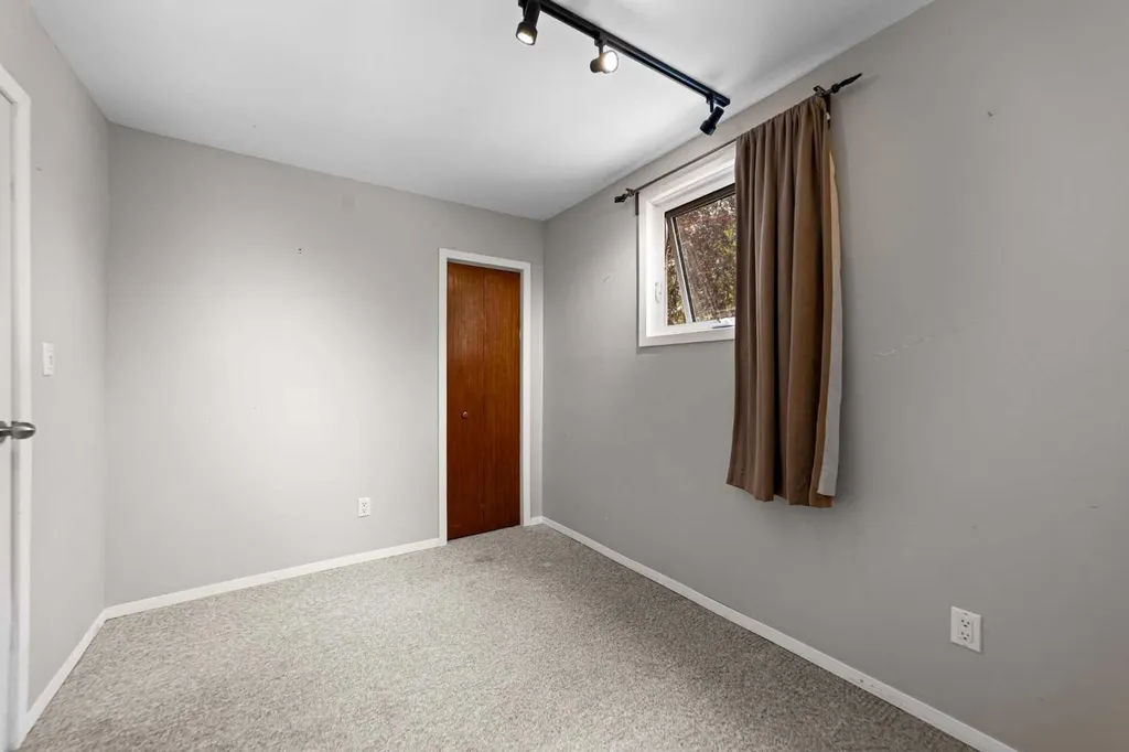 5114 52 Street Daysland AB T0B 1A0