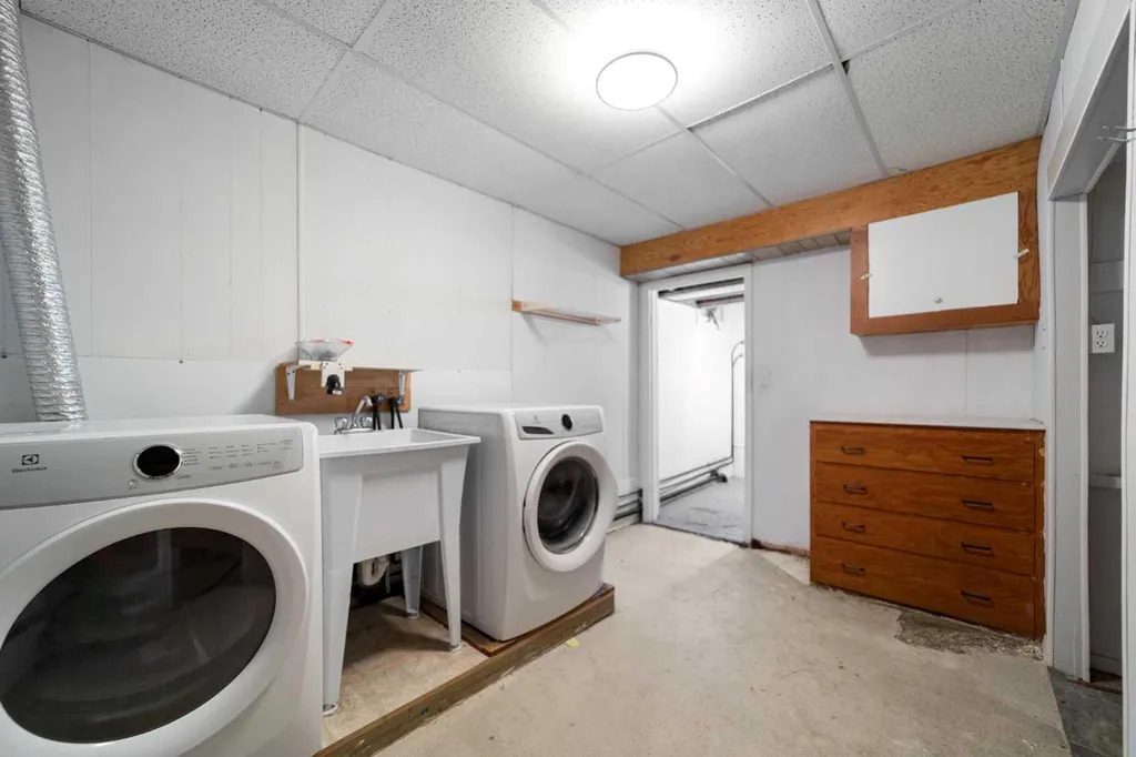 5114 52 Street Daysland AB T0B 1A0