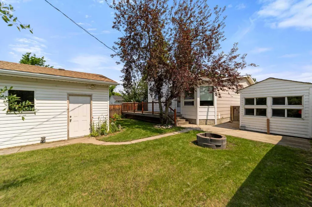 5114 52 Street Daysland AB T0B 1A0