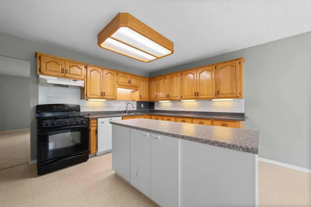 5114 52 Street Daysland AB T0B 1A0