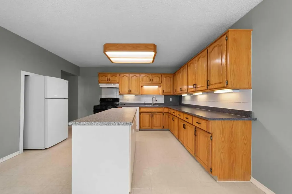 5114 52 Street Daysland AB T0B 1A0