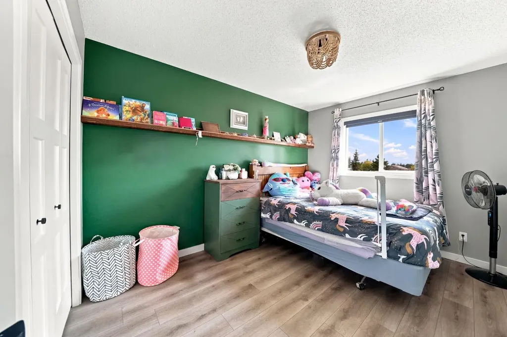48 Country Ridge Close Lacombe AB T4L 2H1