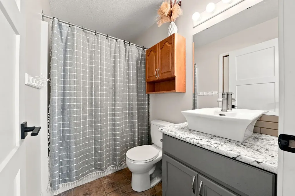 48 Country Ridge Close Lacombe AB T4L 2H1