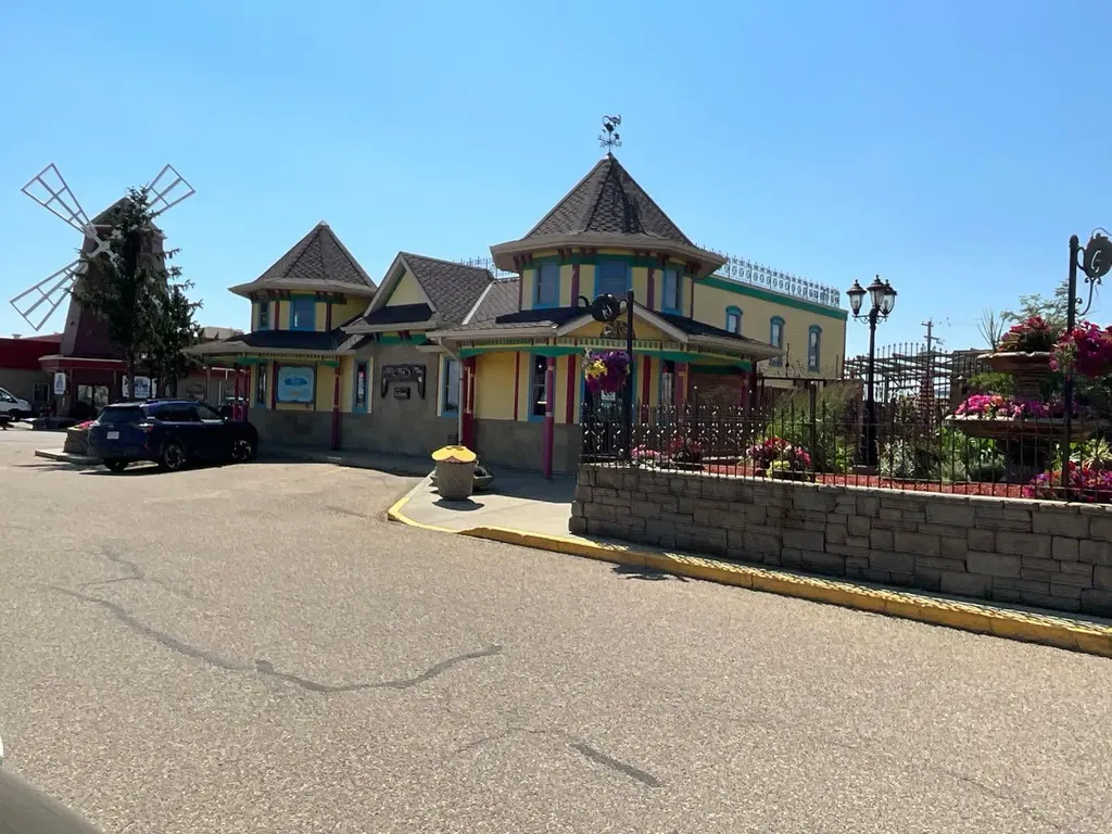 125 Leva Avenue Rural Red Deer County AB T4E 1B2