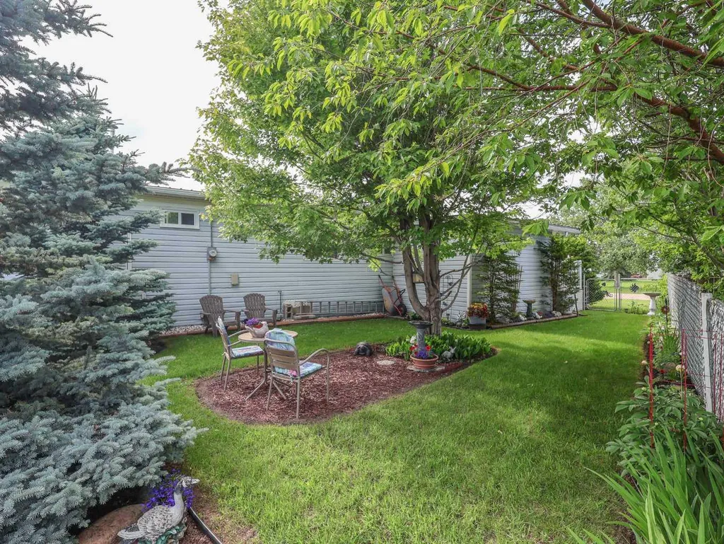 5910 Spruce Park Crescent Stettler AB T4K 1G7