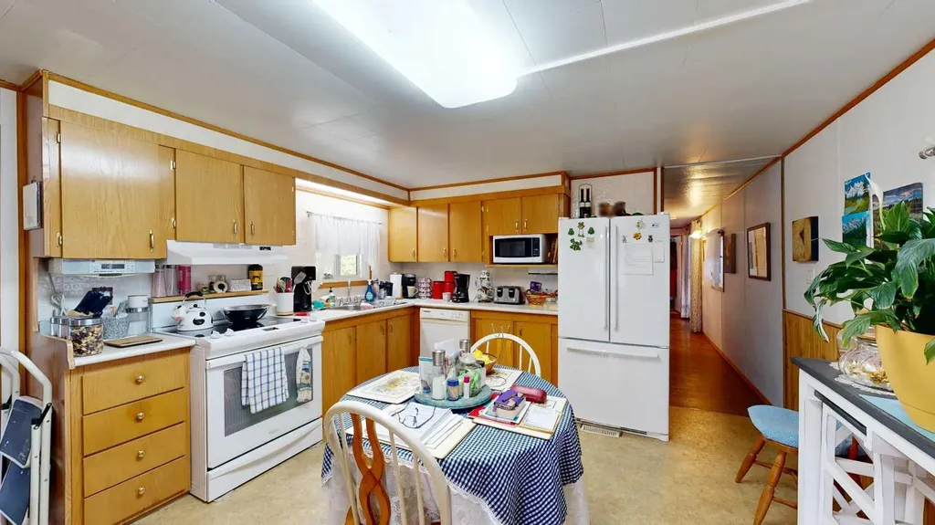5910 Spruce Park Crescent Stettler AB T4K 1G7