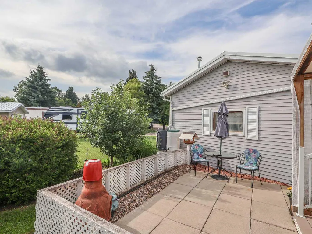 5910 Spruce Park Crescent Stettler AB T4K 1G7