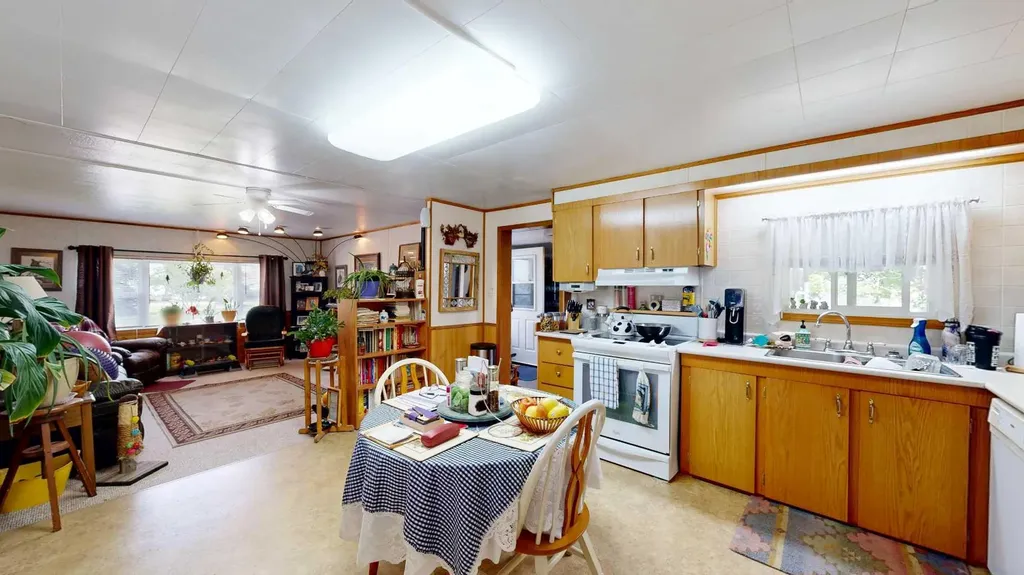 5910 Spruce Park Crescent Stettler AB T4K 1G7