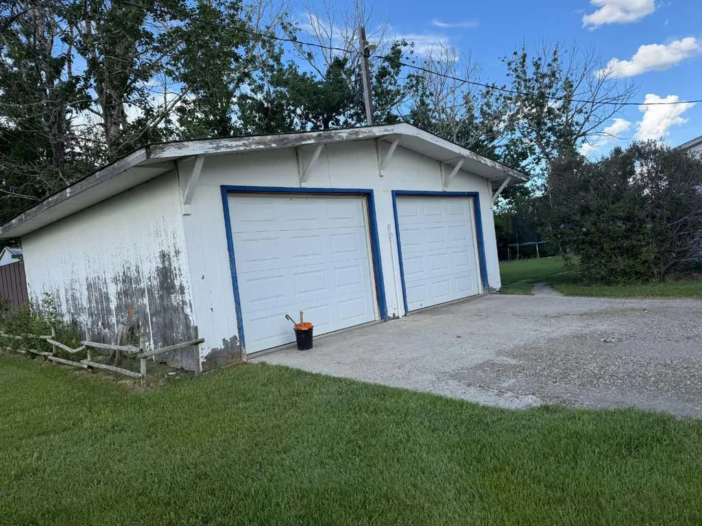 263058 Township Road 252 Rural Wheatland County AB T0J 1Y0