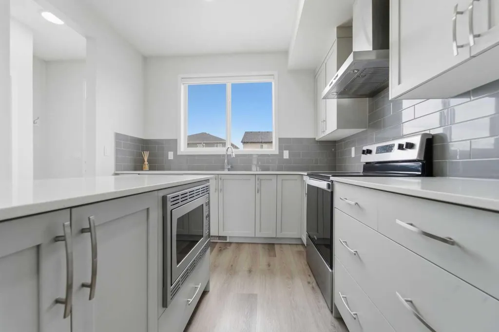 21 Corner Glen Row NE Calgary AB T3M 2L9