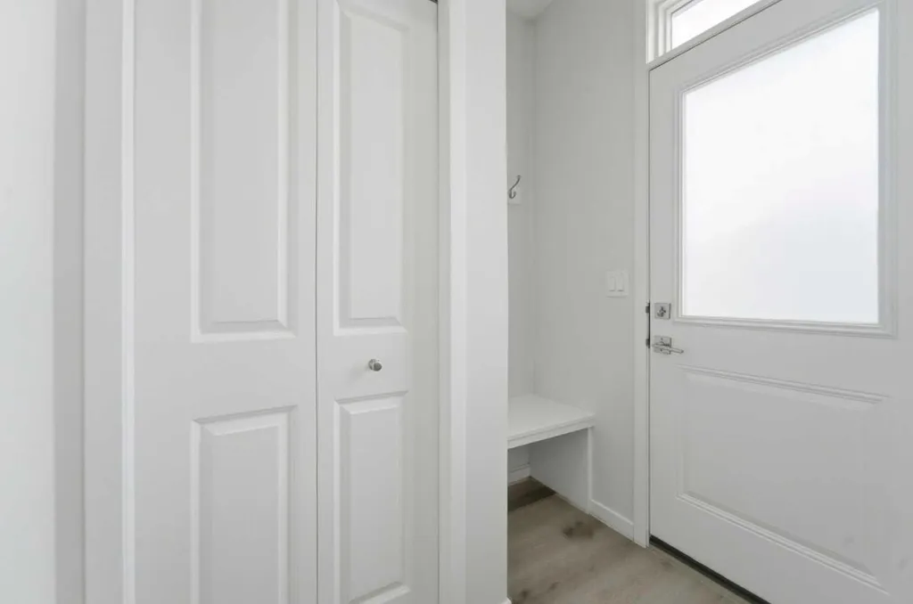 21 Corner Glen Row NE Calgary AB T3M 2L9
