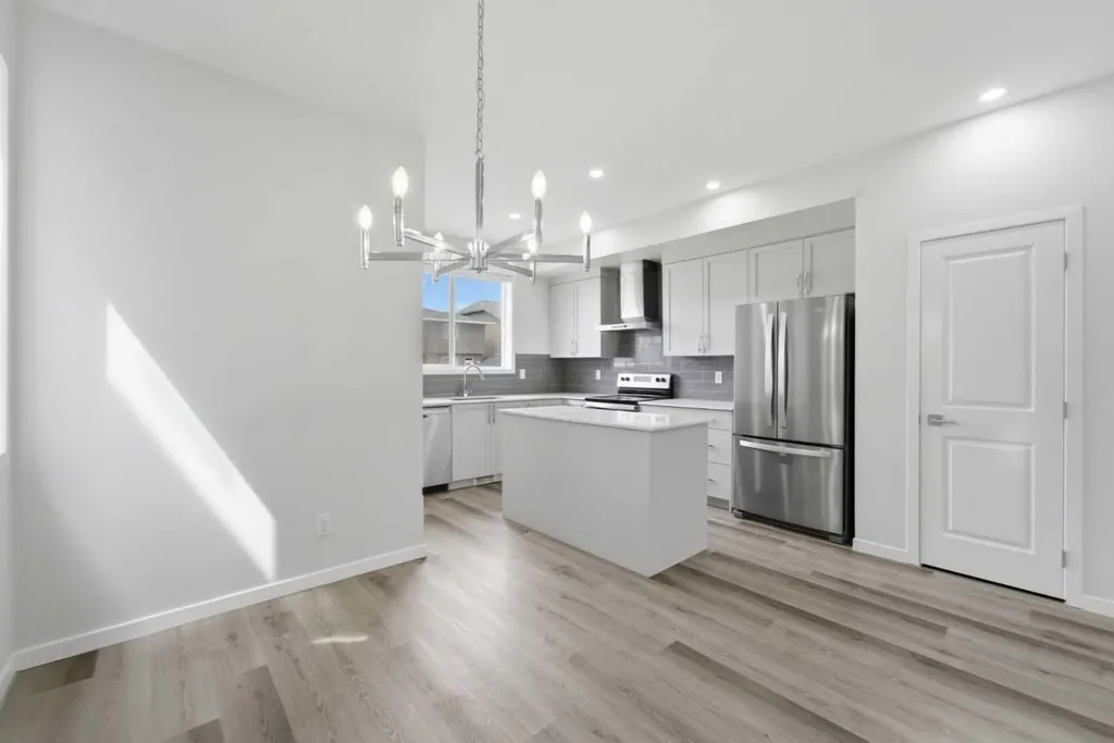 21 Corner Glen Row NE Calgary AB T3M 2L9