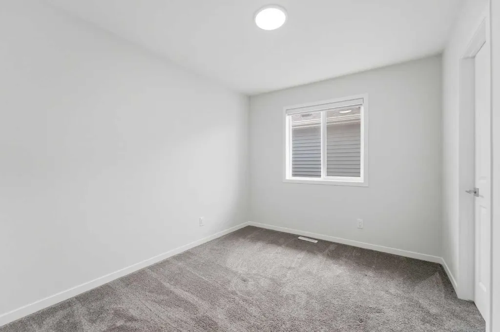 21 Corner Glen Row NE Calgary AB T3M 2L9
