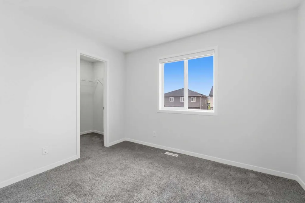 21 Corner Glen Row NE Calgary AB T3M 2L9