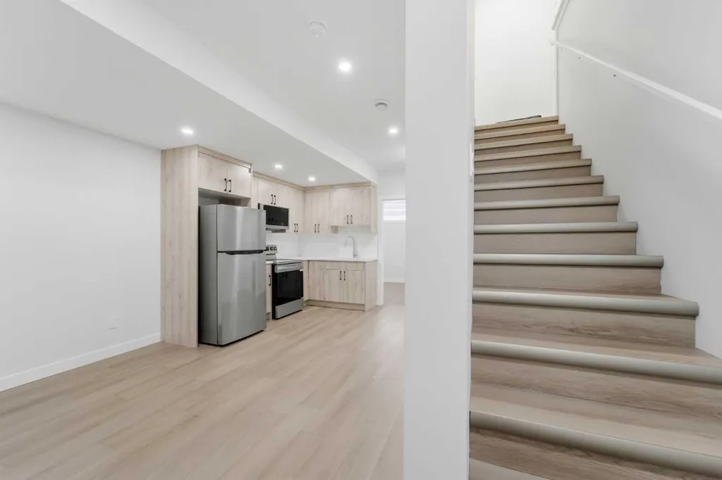 21 Corner Glen Row NE Calgary AB T3M 2L9