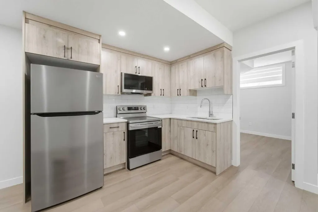 21 Corner Glen Row NE Calgary AB T3M 2L9
