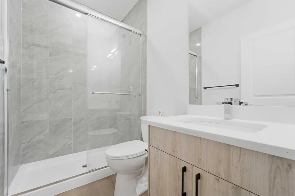 21 Corner Glen Row NE Calgary AB T3M 2L9