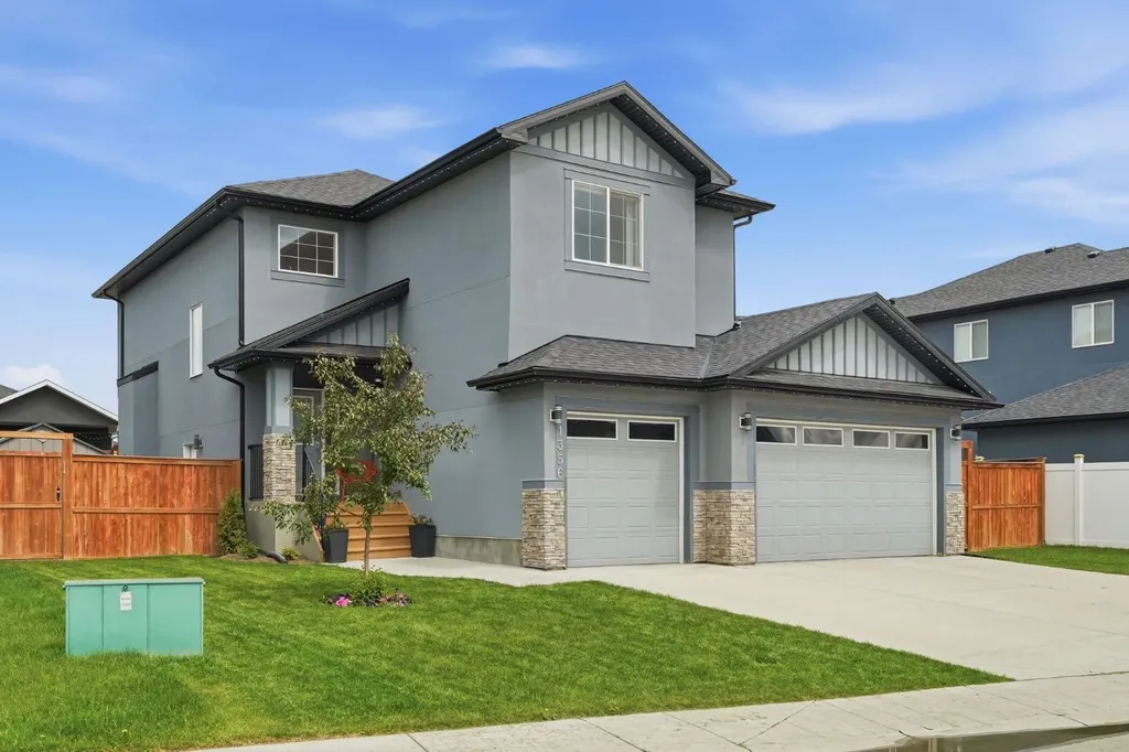 1356 Lackner Boulevard Carstairs AB T0M0N0