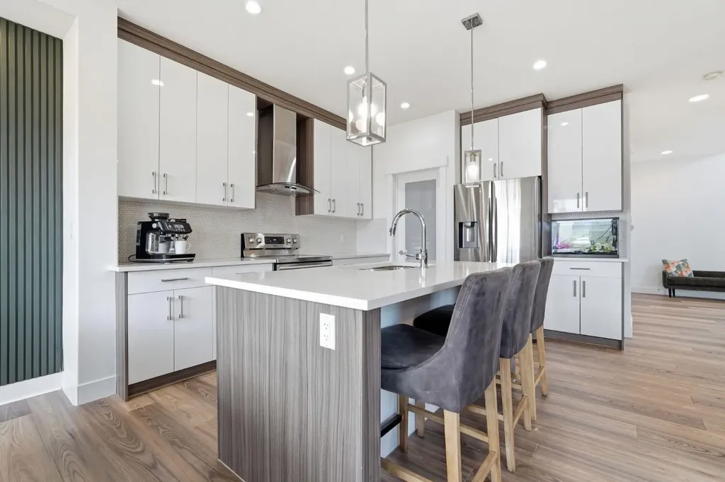 1356 Lackner Boulevard Carstairs AB T0M0N0