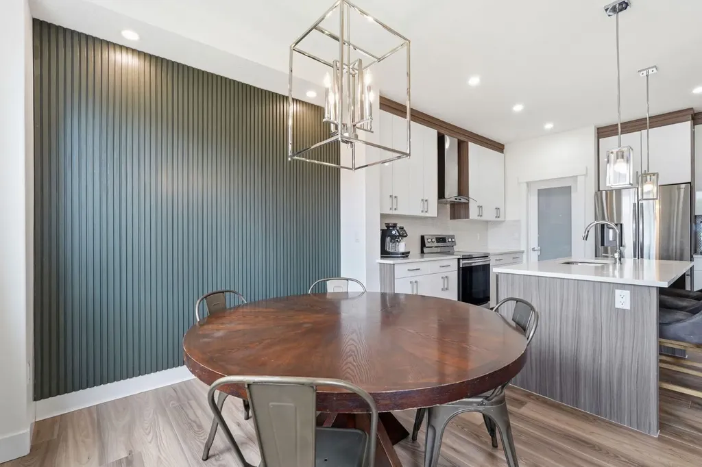 1356 Lackner Boulevard Carstairs AB T0M0N0
