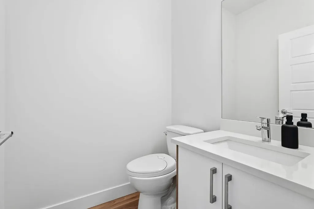 1356 Lackner Boulevard Carstairs AB T0M0N0