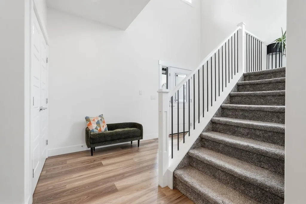 1356 Lackner Boulevard Carstairs AB T0M0N0