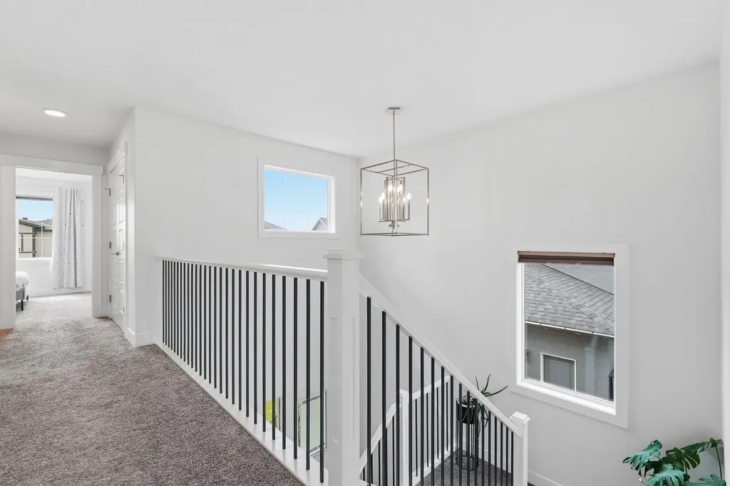 1356 Lackner Boulevard Carstairs AB T0M0N0