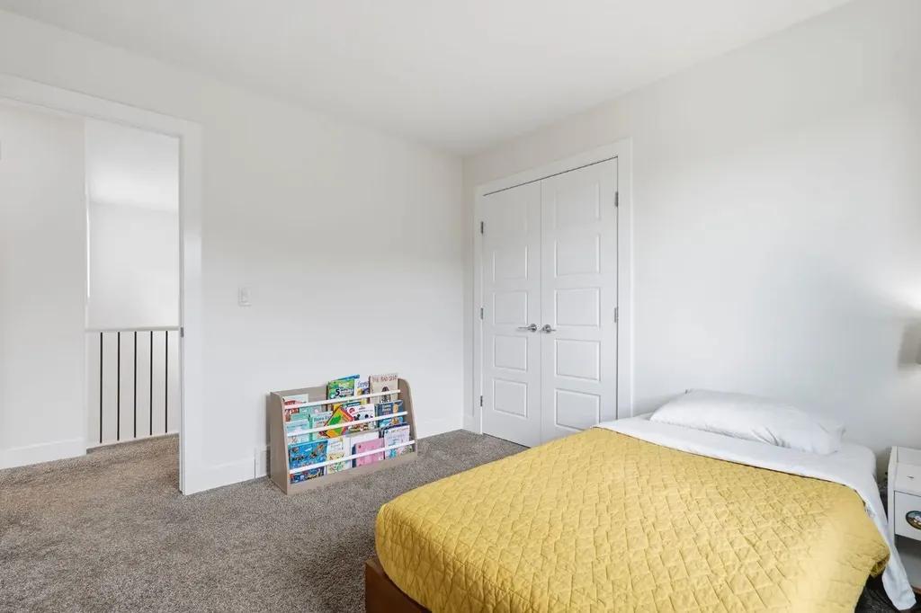 1356 Lackner Boulevard Carstairs AB T0M0N0