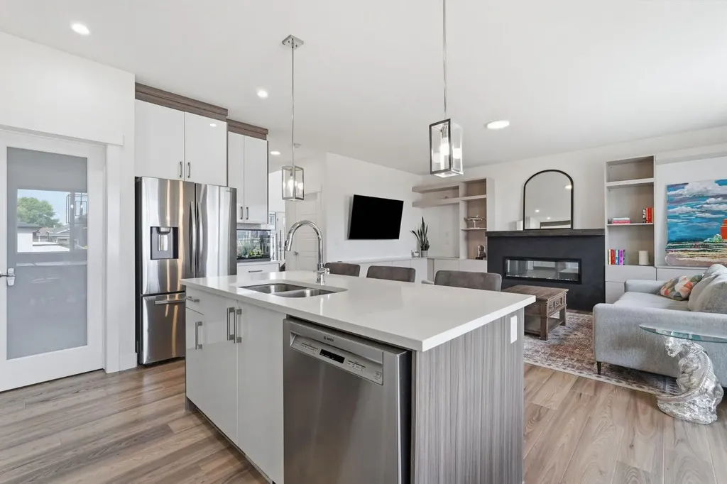 1356 Lackner Boulevard Carstairs AB T0M0N0