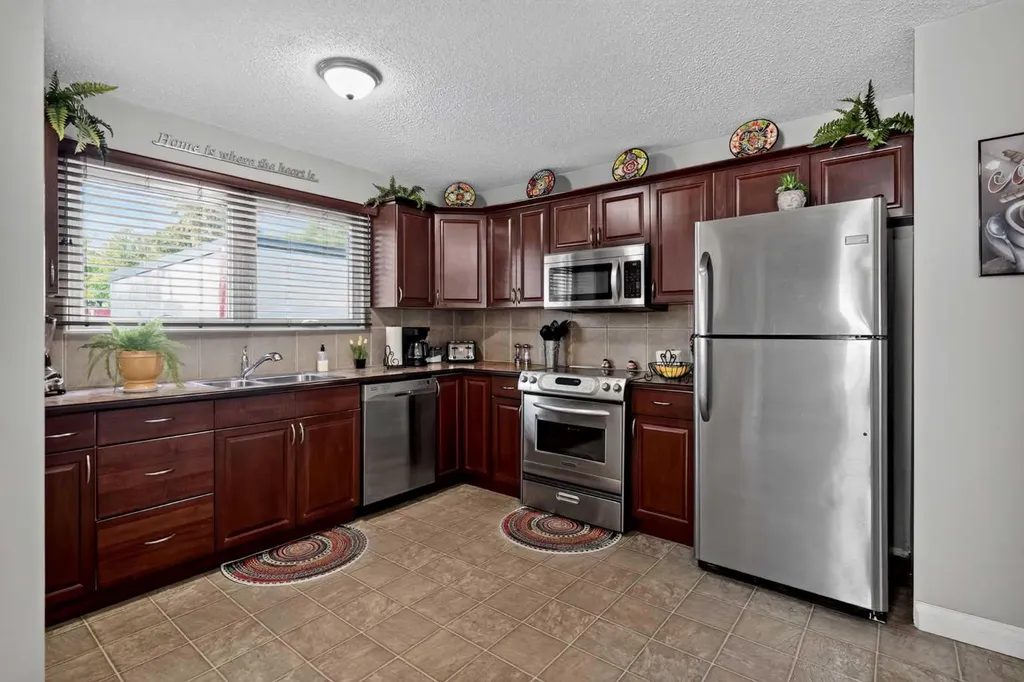 131 Cedarpark Drive SW Calgary AB T2W2J2
