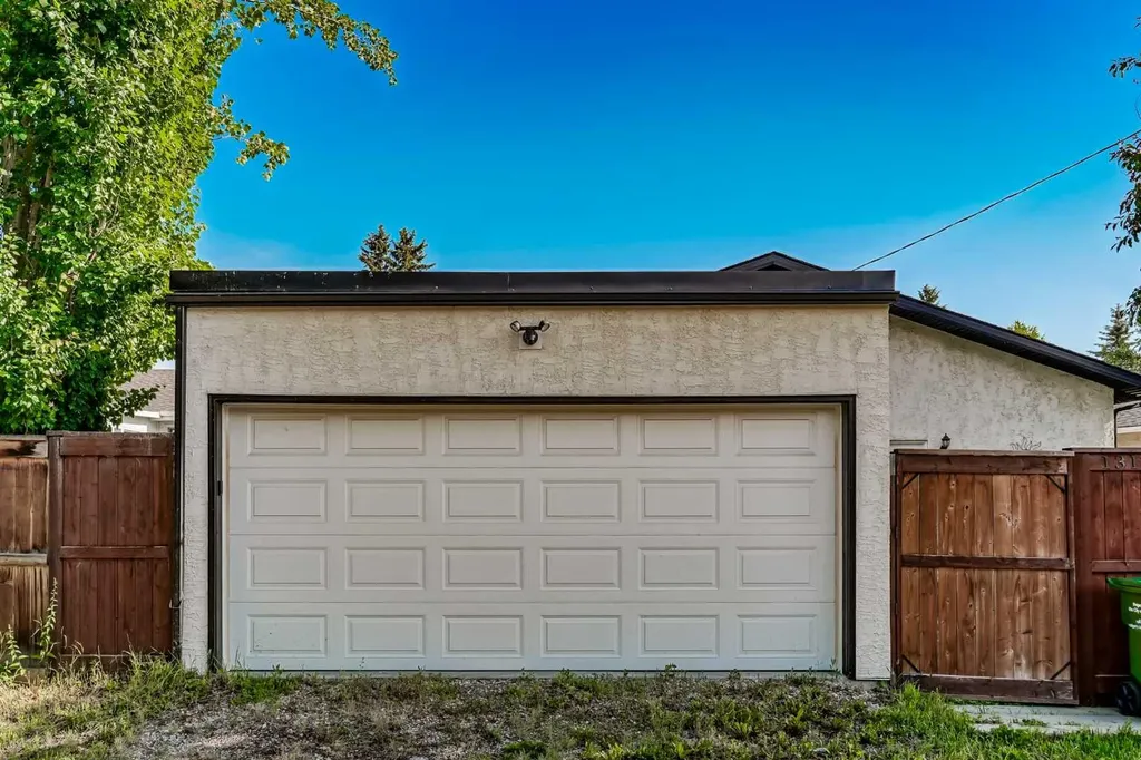 131 Cedarpark Drive SW Calgary AB T2W2J2