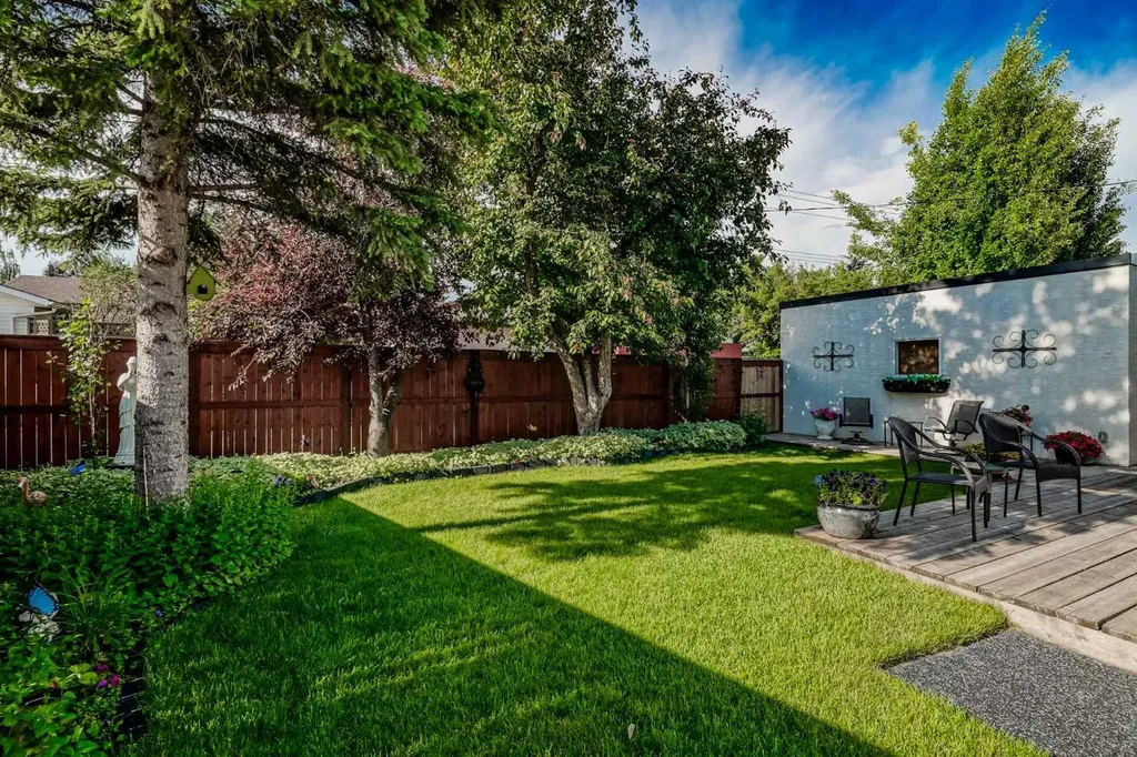 131 Cedarpark Drive SW Calgary AB T2W2J2