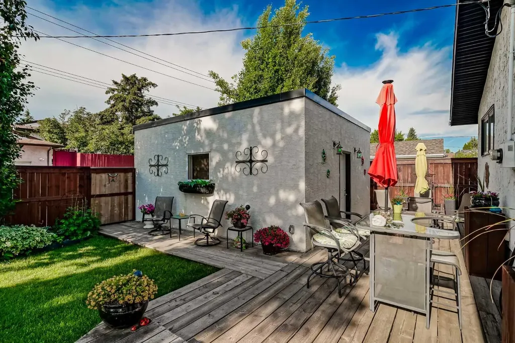 131 Cedarpark Drive SW Calgary AB T2W2J2