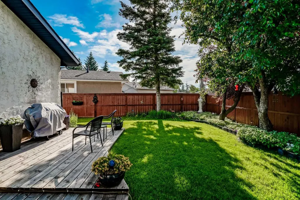 131 Cedarpark Drive SW Calgary AB T2W2J2